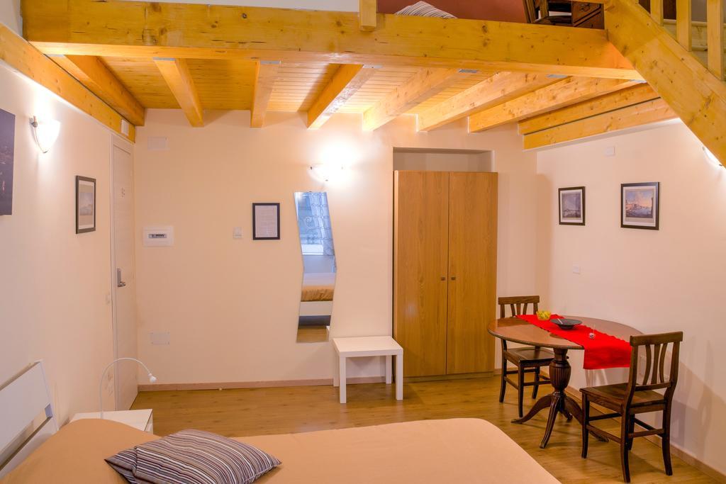 La Cattedrale Bed & Breakfast Napoli Esterno foto